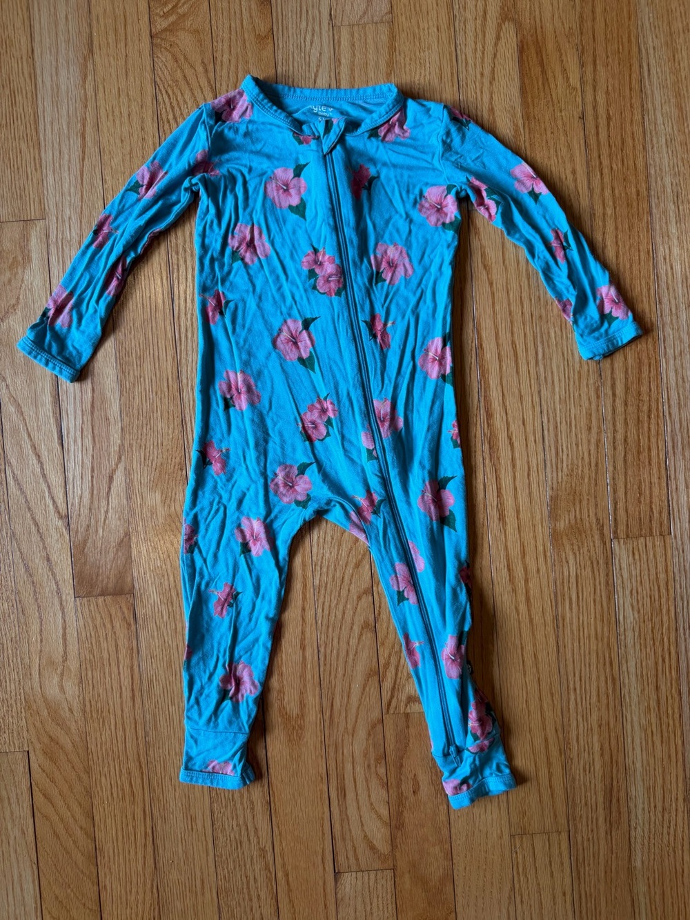 Kyte Baby Kids Blue Floral One-Piece Pajamas - Pink Hibiscus Print